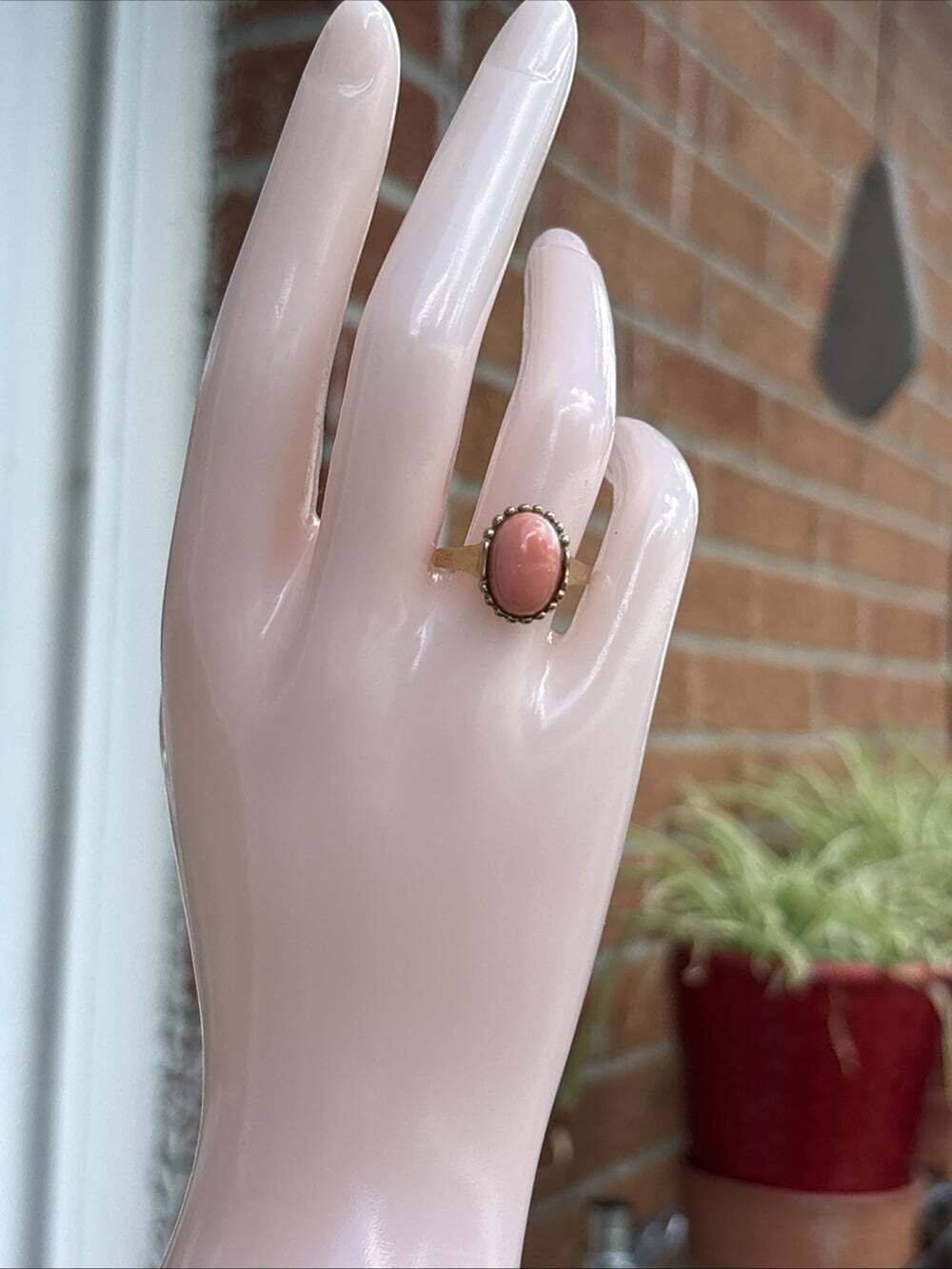 Vintage 8K Solid Yellow Gold Coral Ring Size 8 Bezel Set Oval 4.25g - Picture 12 of 16